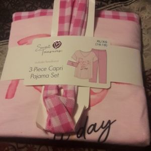 3-piece Capri pajama set
